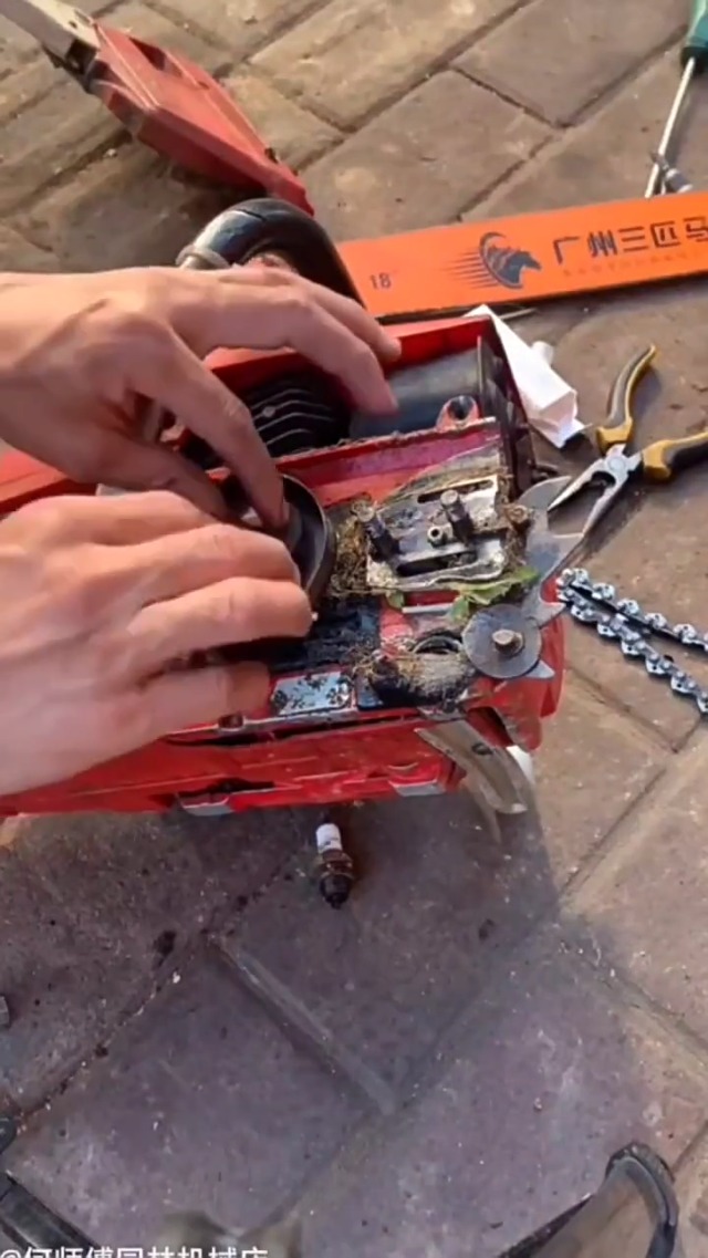 Amazon | Tik Trunk チェーンソー クラッチ 取り外し ツール